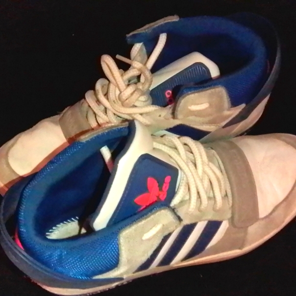 Adidas - Picture 3 of 3